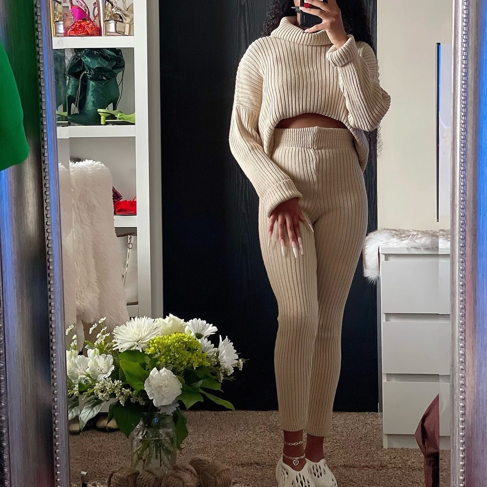 Crème Knit Two piece